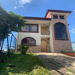 Casas-CASA EN OREAMUNO DE CARTAGO